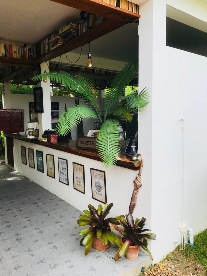 Tree Roots Retreat Hotel Rayong Bagian luar foto