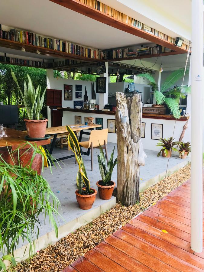 Tree Roots Retreat Hotel Rayong Bagian luar foto