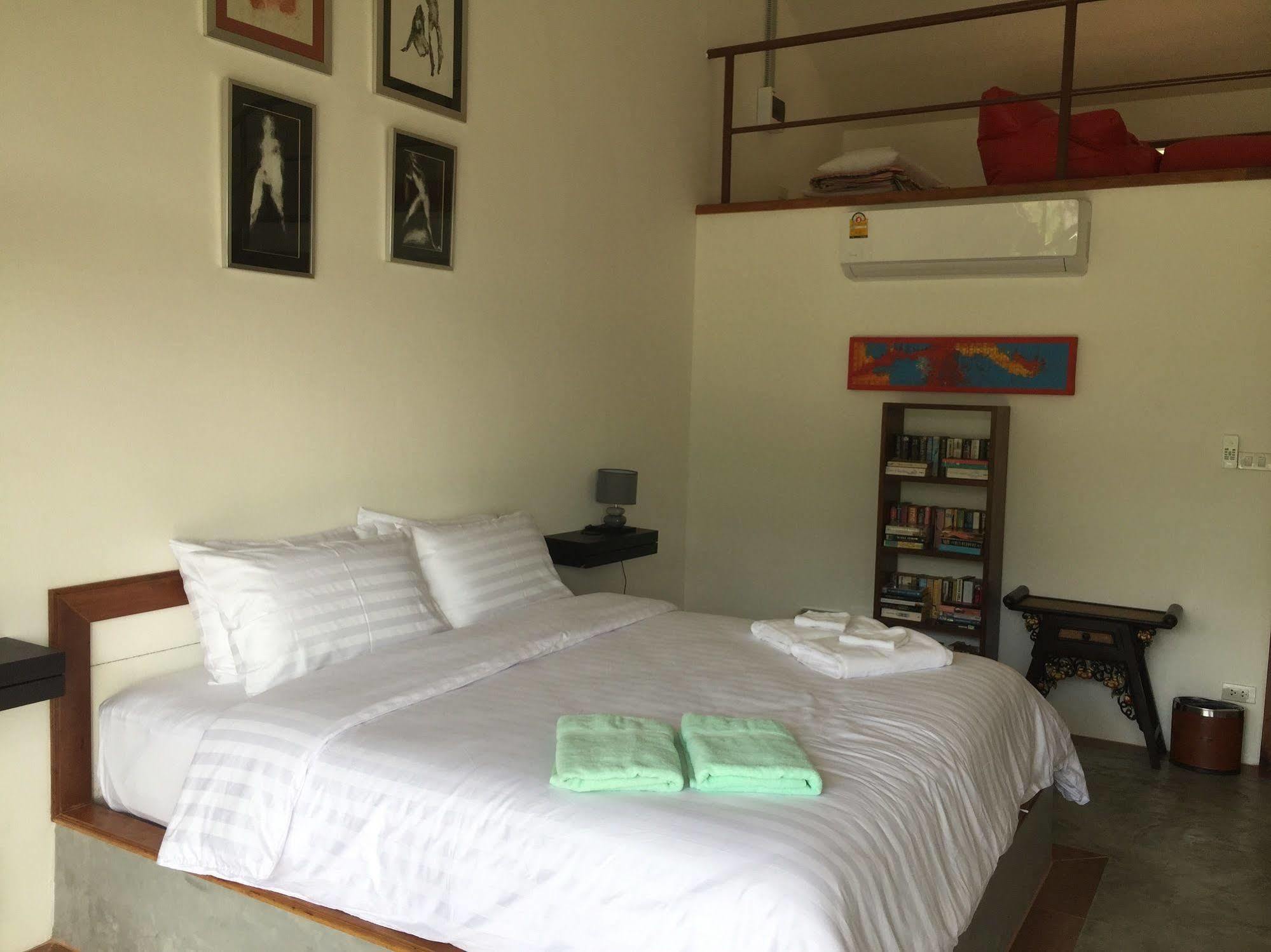 Tree Roots Retreat Hotel Rayong Bagian luar foto