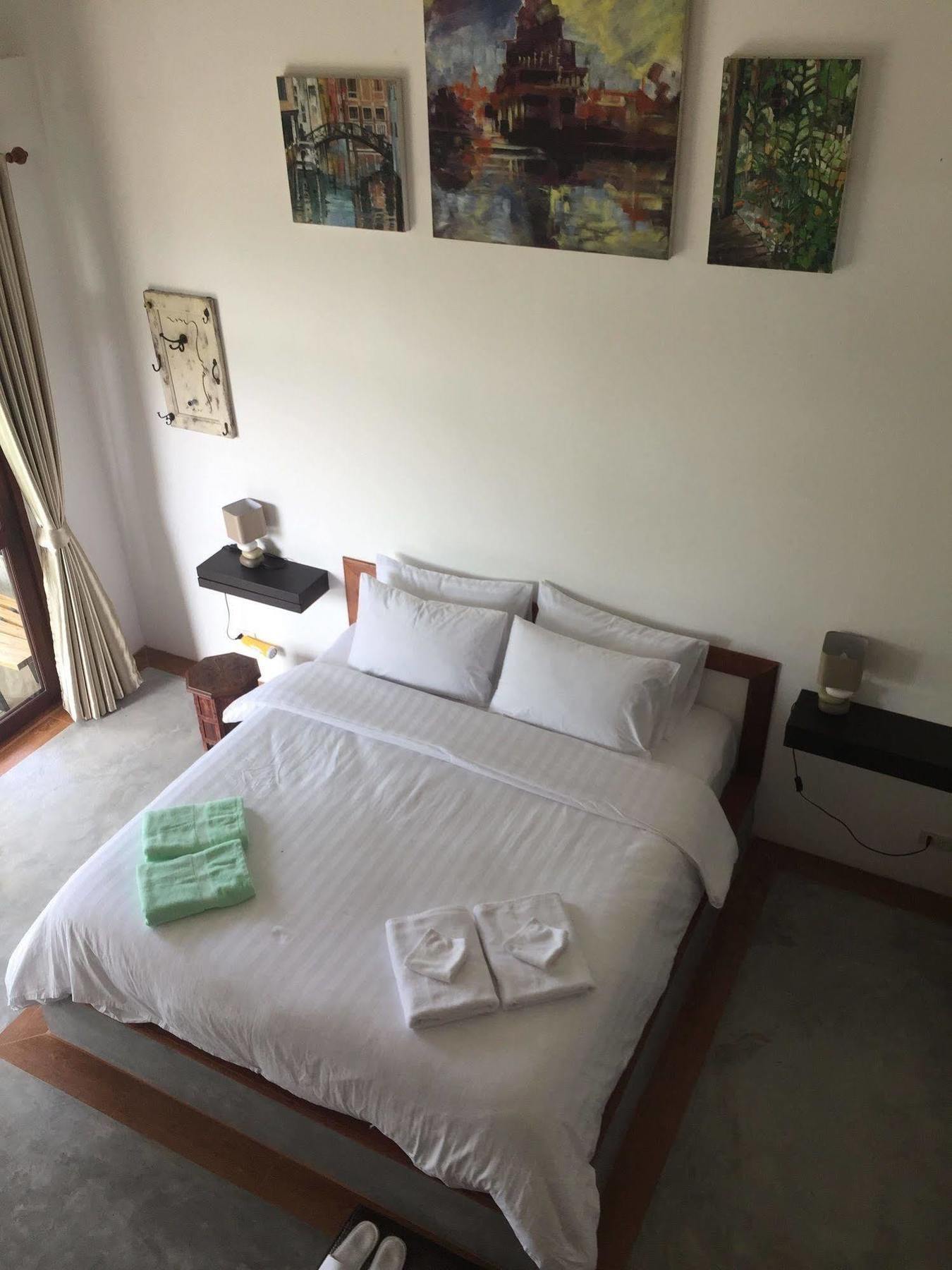 Tree Roots Retreat Hotel Rayong Bagian luar foto